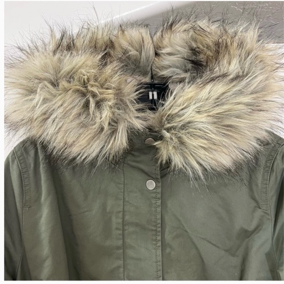 NWOT. H&M Lightweight winter coat . OLIVE / Size 0 - Picture 3 of 8